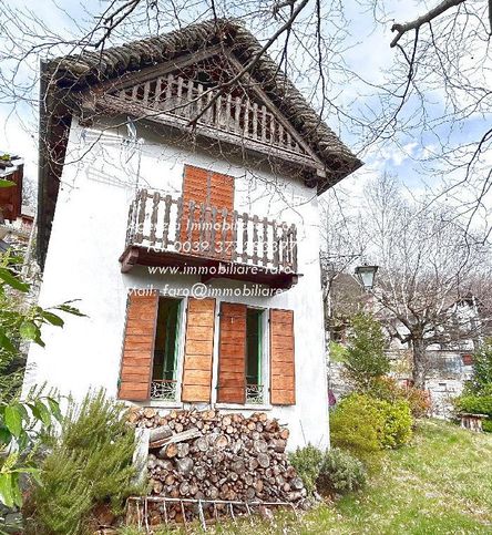 Casa indipendente in residenziale in Via per Craveggia