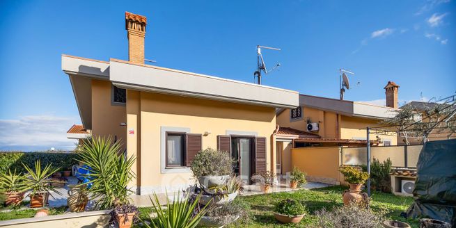 Villetta a schiera in residenziale in Via del Fontanile Tuscolano 18