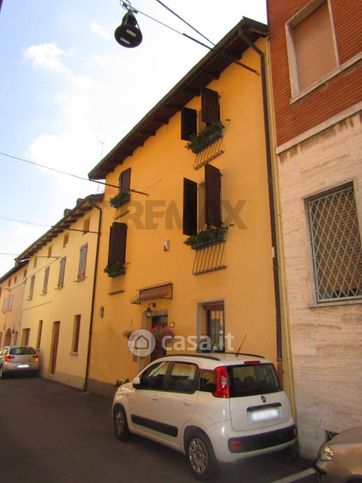 Casa indipendente in residenziale in Via Venezia 4