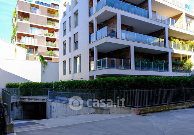 Garage/posto auto in residenziale in Via Montevideo 11