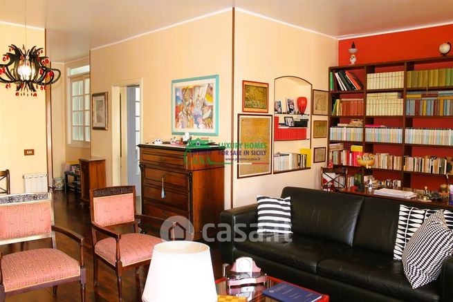 Casa indipendente in residenziale in Via Asiago