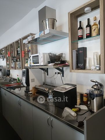 Negozio/locale commerciale in commerciale in Via Cornigliano 76