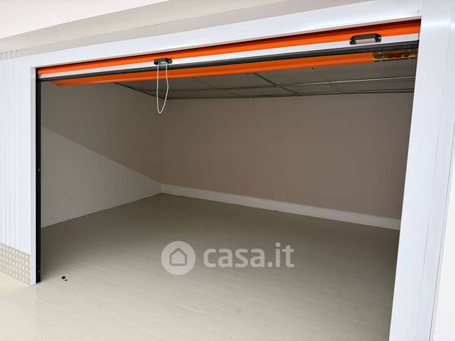 Box/posto auto in residenziale in Via Pisa 8