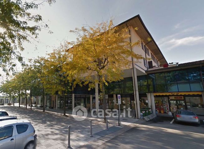 Ufficio in commerciale in Piazza Europa 20