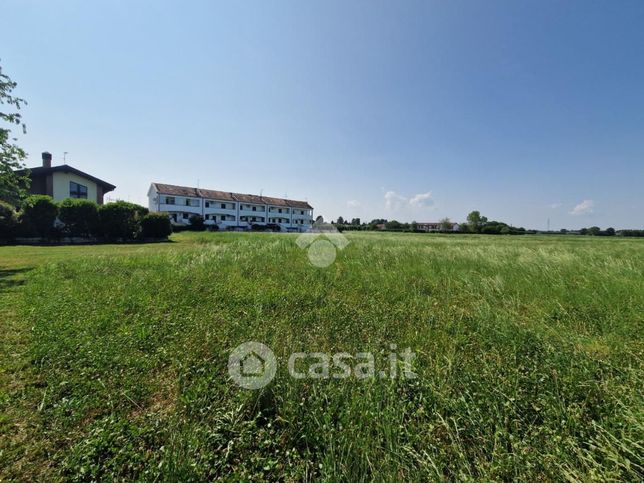 Terreno edificabile in residenziale in Via Fratelli Bandiera