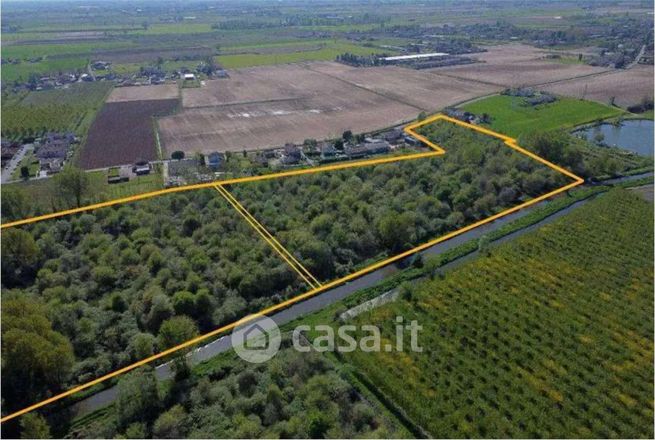 Terreno agricolo in commerciale in Via Santa Chiara