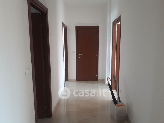 Appartamento in residenziale in Via Ippolito Nievo 6