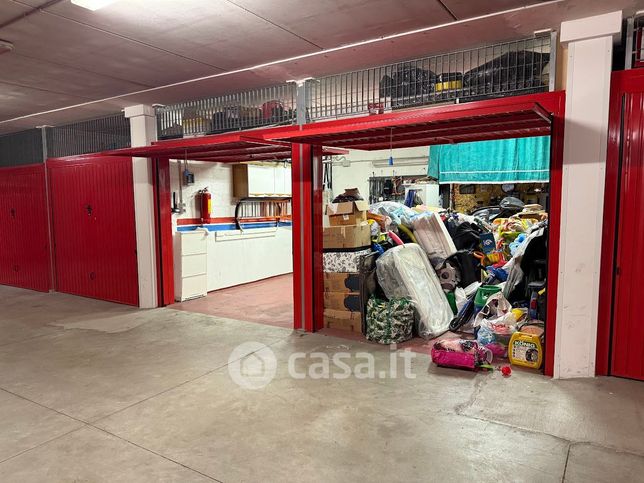 Box/posto auto in residenziale in Via Capodistria 21