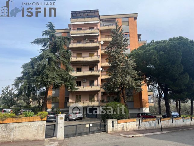 Appartamento in residenziale in Via Adige 1