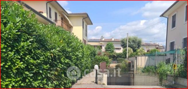 Appartamento in residenziale in Viale Valtenesi