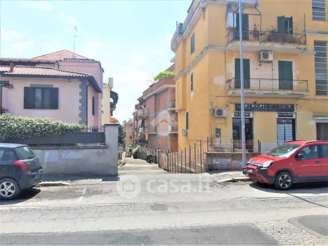 Capannone in commerciale in Via Pasquale II 101