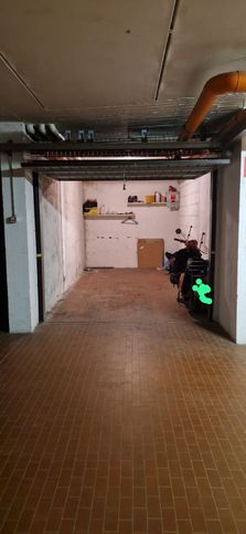 Box/posto auto in residenziale in Via Filippo Turati
