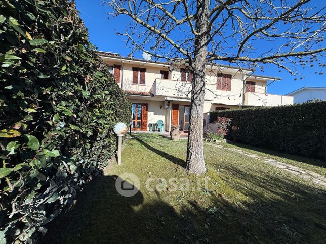 Villetta a schiera in residenziale in Via San Quasimodo 79