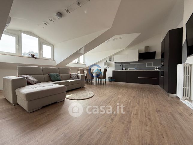 Attico/mansarda in residenziale in Via Carlo Pisacane 26