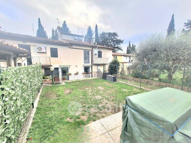 Appartamento in residenziale in Via Aretina 8