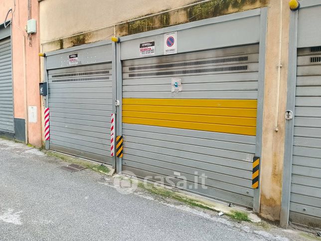 Box/posto auto in residenziale in Via Gennaro Trincone 9