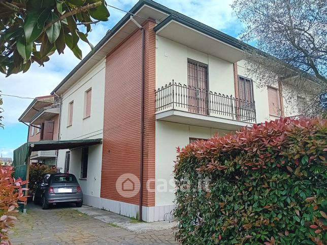 Villa in residenziale in Via G. d'Annunzio