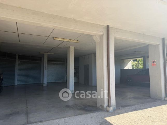 Box/posto auto in residenziale in Via Metauro 20