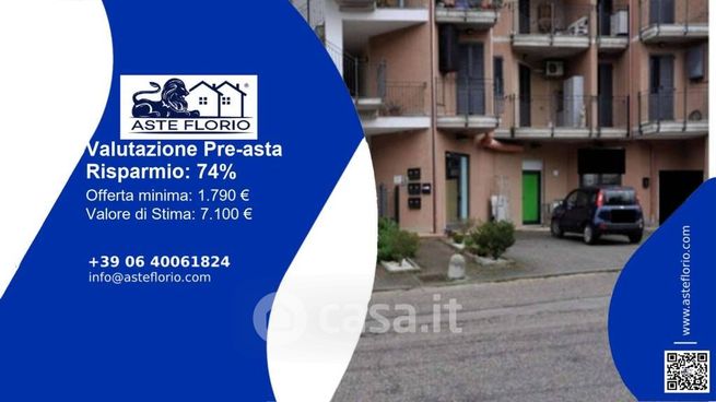 Box/posto auto in residenziale in Via Alpi