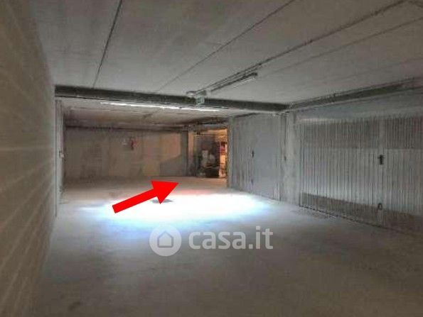Box/posto auto in residenziale in Piazza Alcide De Gasperi 30