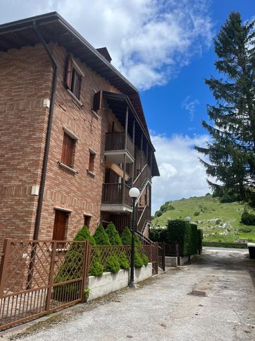 Appartamento in residenziale in Via dell'Acqua Savia
