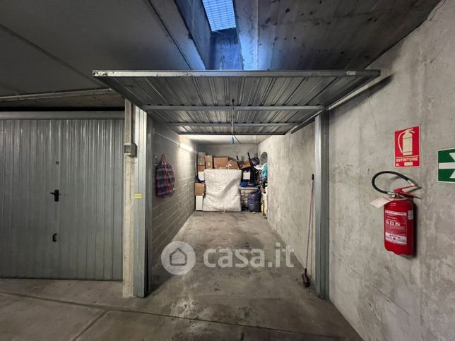 Garage/posto auto in residenziale in Corso Emilia 3