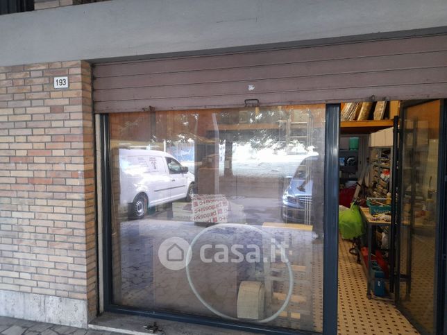 Ufficio in commerciale in Via Tommaso Gulli