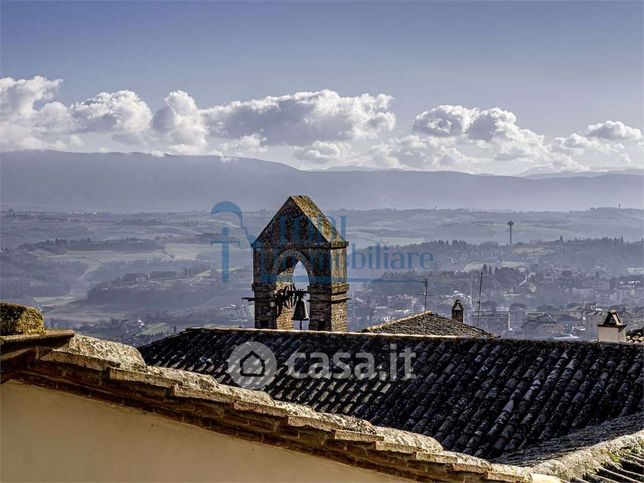 Casa bi/trifamiliare in residenziale in Piazza del Popolo 1