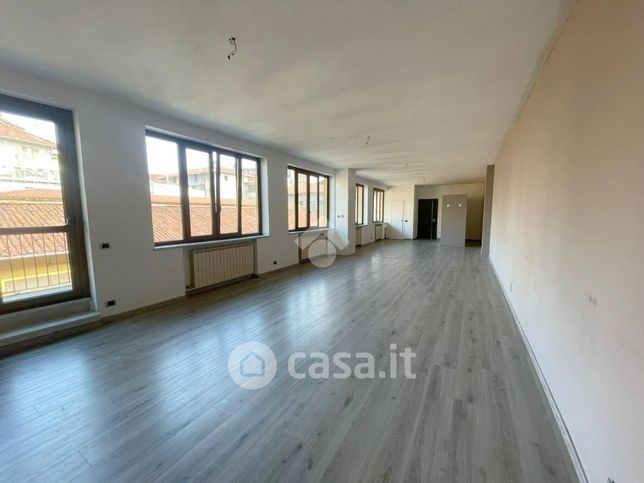 Ufficio in commerciale in Corso Botta 18