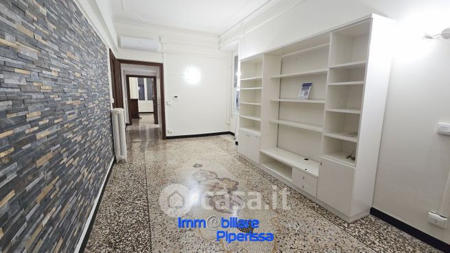 Ufficio in commerciale in Corso Andrea PodestÃ  5