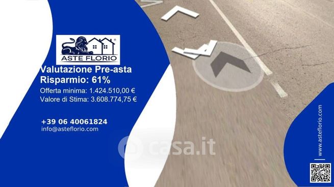 Capannone in commerciale in Via dell'Industria