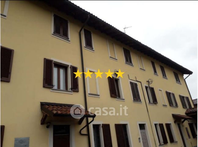 Appartamento in residenziale in Via Lardirago