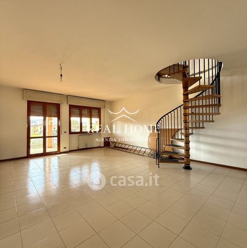 Appartamento in residenziale in Via Baccheretana 49