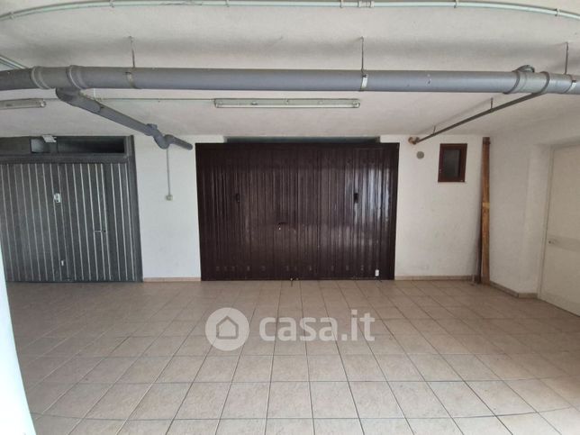 Box/posto auto in residenziale in Via Giovanni Falcone 7