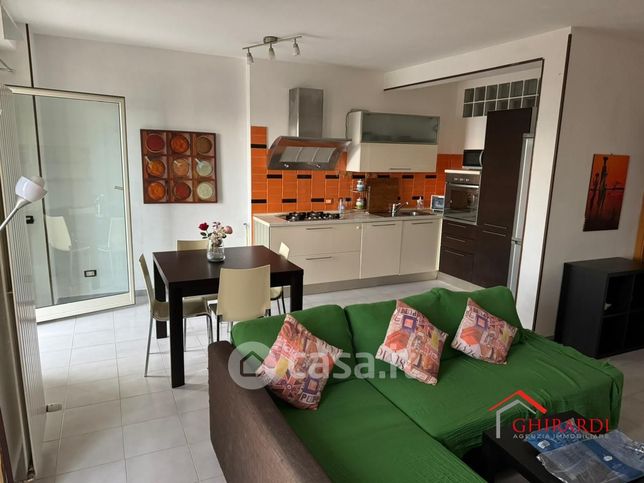 Appartamento in residenziale in Via Evasio Montanella 44