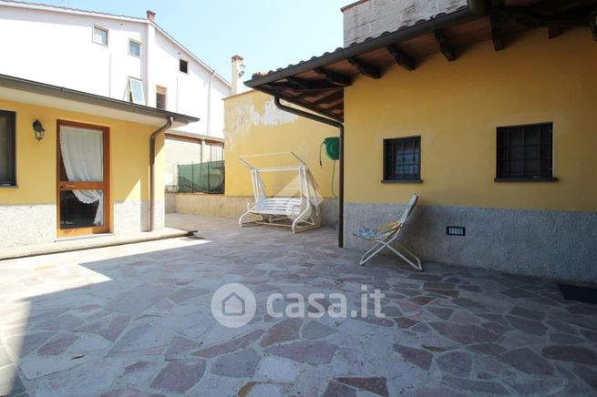 Casa bi/trifamiliare in residenziale in Via del Sabotino