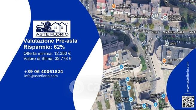 Box/posto auto in residenziale in Piazza della Libertà 55