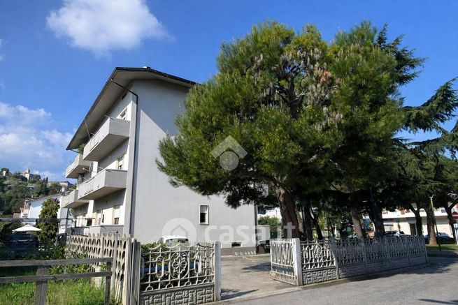 Appartamento in residenziale in Via Michetti 1