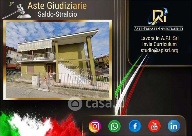 Villa in residenziale in Via F. Baracca 29