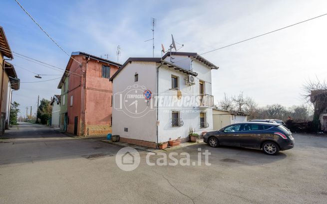 Casa indipendente in residenziale in Via Baranzona 19
