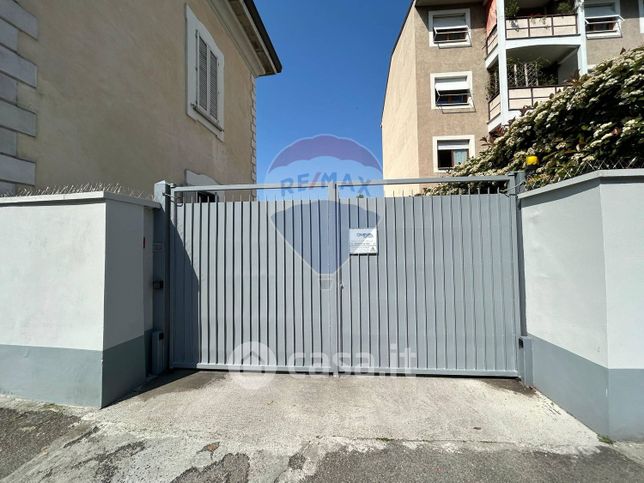 Box/posto auto in residenziale in Via Fratelli Zoia 46