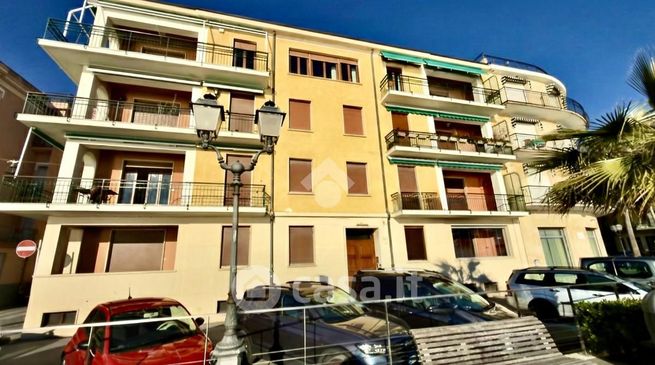 Box/posto auto in residenziale in Via Roma 38