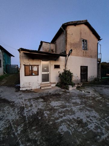 Casa indipendente in residenziale in