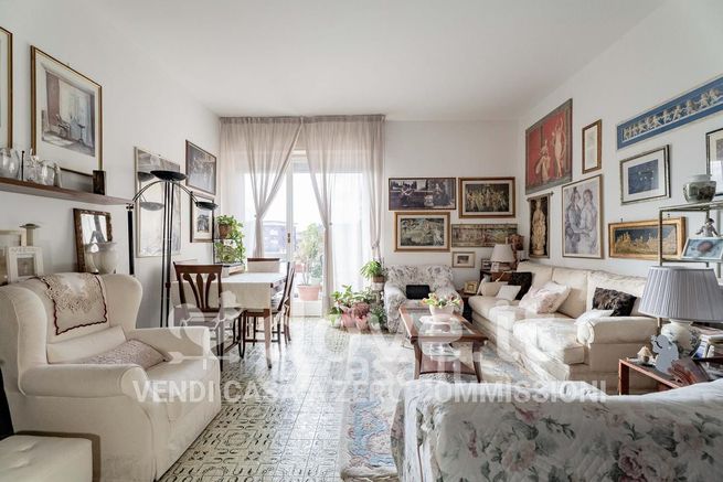 Appartamento in residenziale in Via Bulgarograsso 7