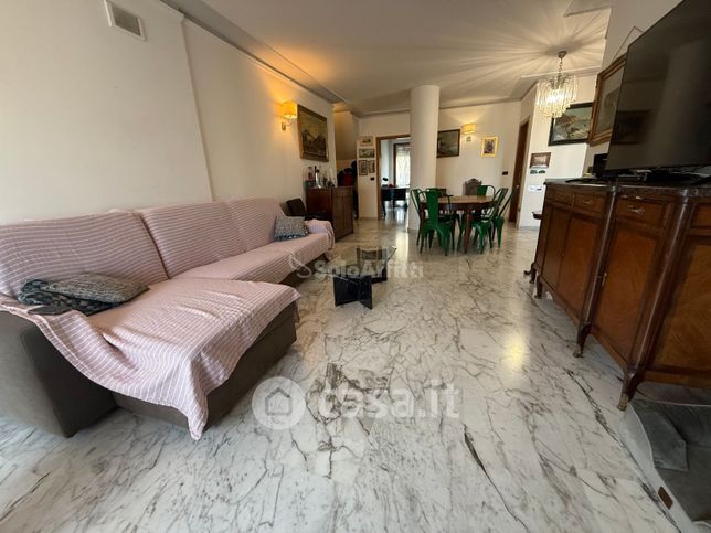 Appartamento in residenziale in Via Montefeltro