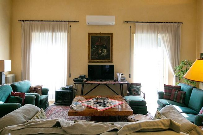 Villa in residenziale in 