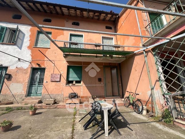 Rustico/casale in residenziale in Via Antonio Gramsci 1