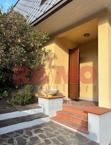 Villa in residenziale in Viale Sempione 24