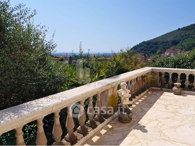 Villa in residenziale in Via Moneta