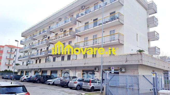 Attivitã /licenza (con o senza mura) in commerciale in Via Suor Marcella Arosio 15